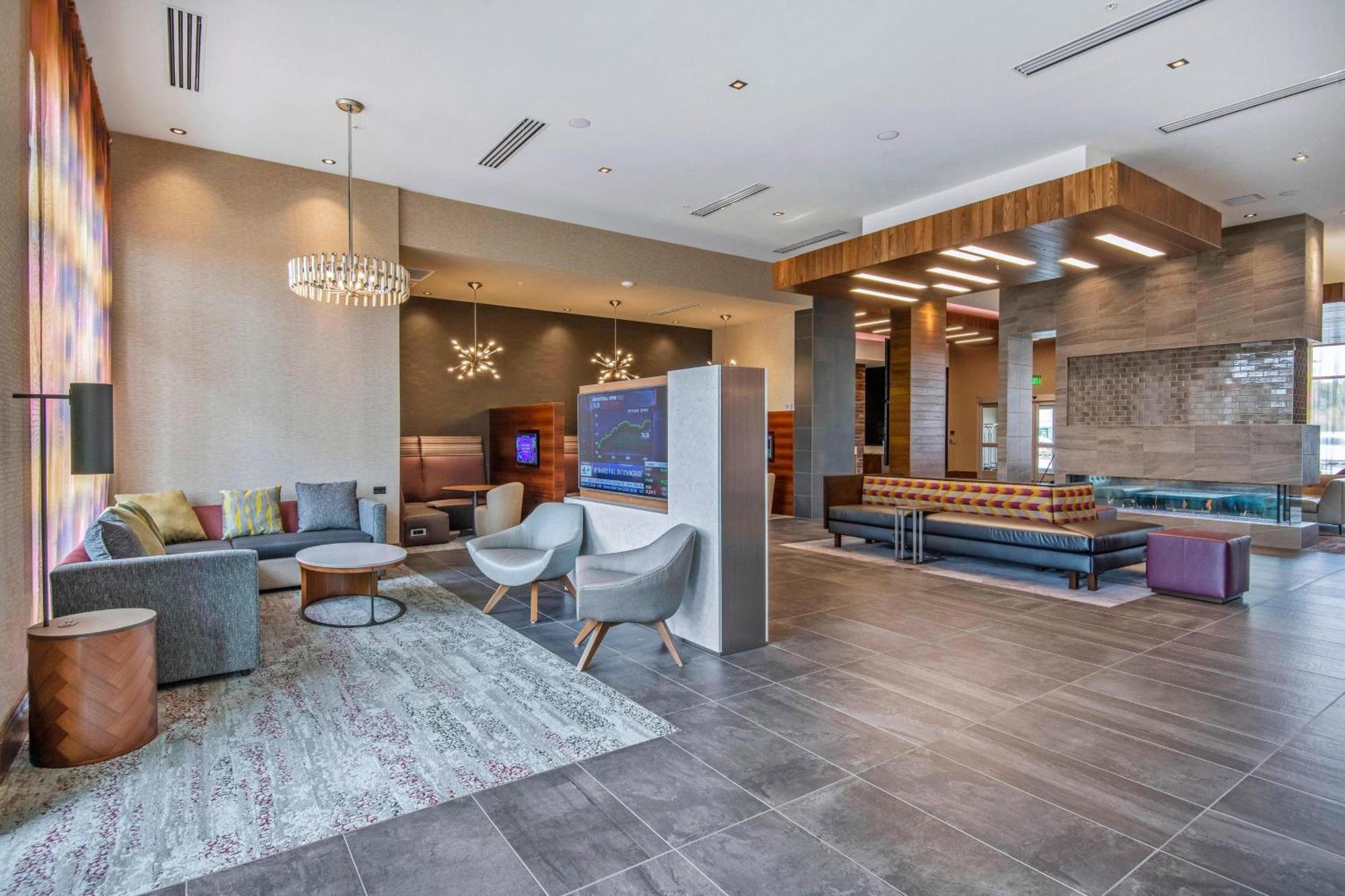 Courtyard By Marriott Raleigh Cary/Parkside Town Commons Hotel Ngoại thất bức ảnh