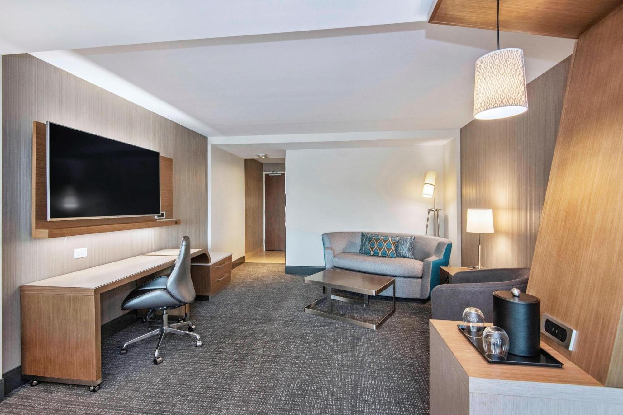 Courtyard By Marriott Raleigh Cary/Parkside Town Commons Hotel Ngoại thất bức ảnh