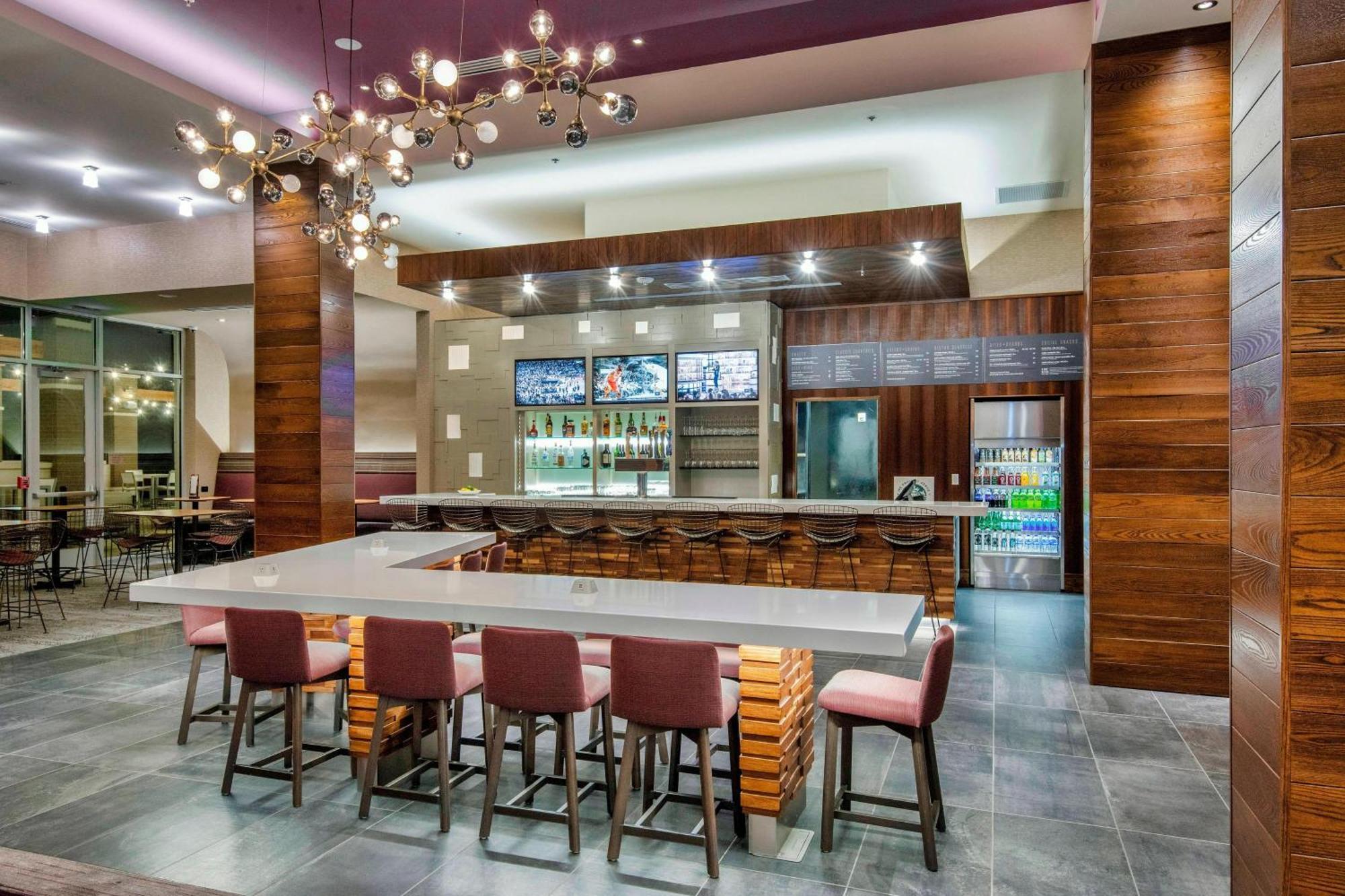 Courtyard By Marriott Raleigh Cary/Parkside Town Commons Hotel Ngoại thất bức ảnh